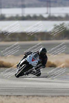 media/Nov-16-2025-Race Pace (Sun) [[8c5fa54630]]/Non Verified Riders (1st 20 Minutes)/1-Turn 14 (10am)/